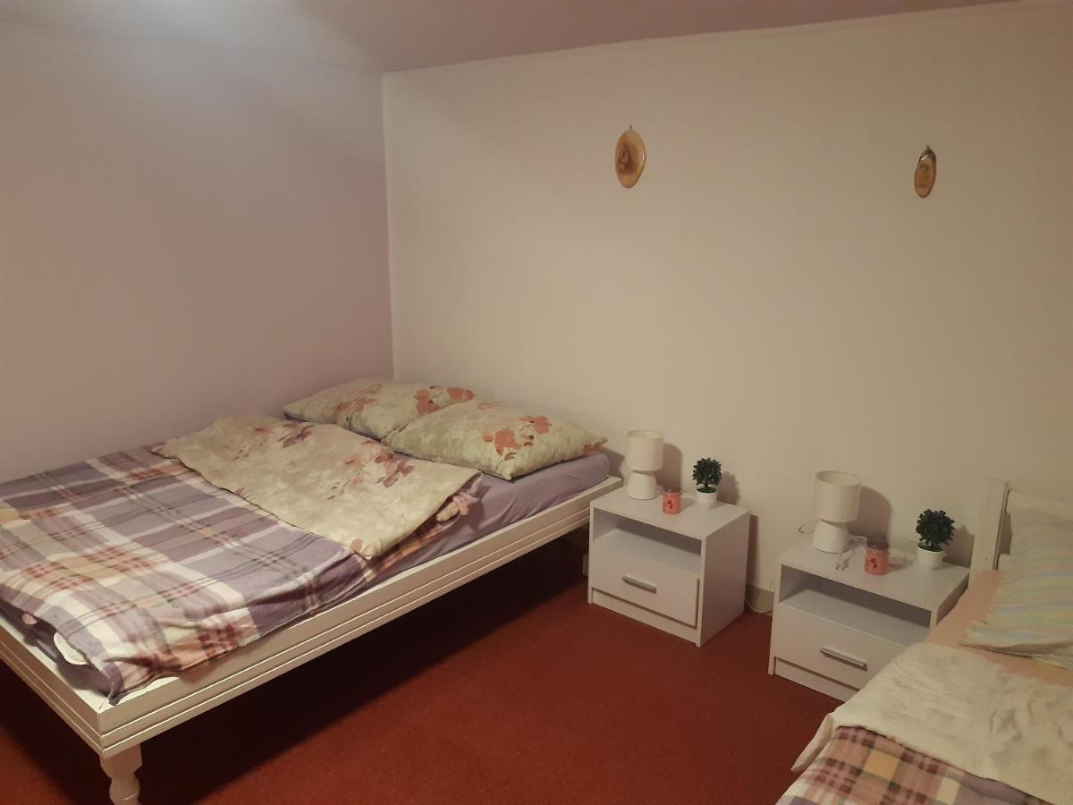 Studio Apartman Small Lili Popovaca Buitenkant foto