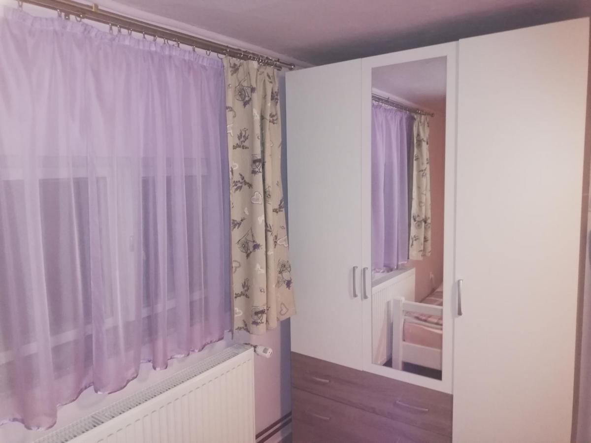 Studio Apartman Small Lili Popovaca Buitenkant foto
