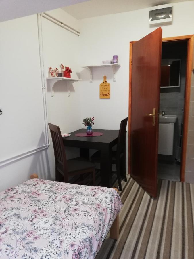 Studio Apartman Small Lili Popovaca Buitenkant foto
